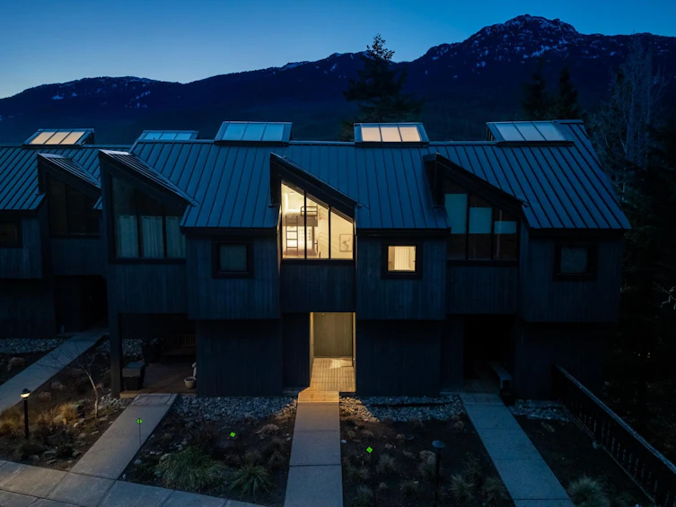 2-2221 Gondola Way, Whistler, BC, V8E 0M8 - 2