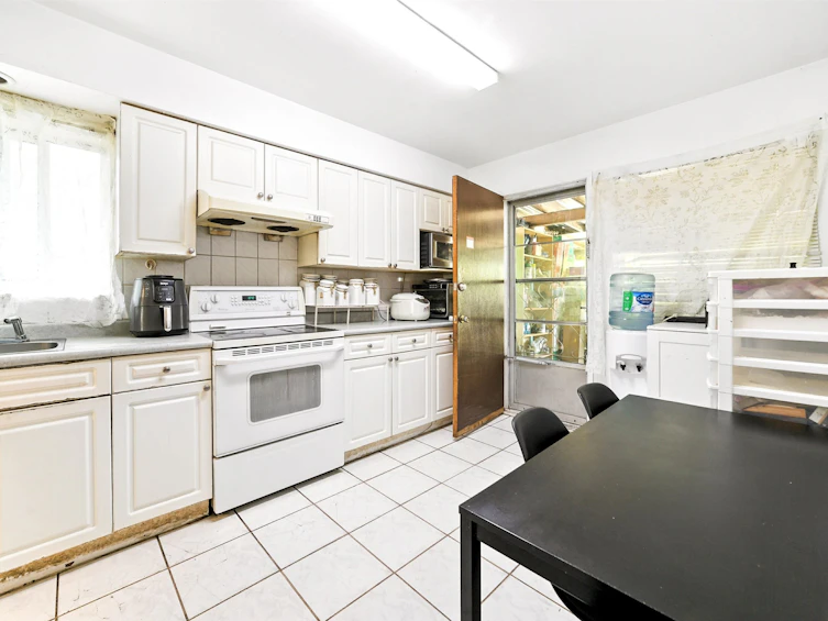 4987 Hoy Street, Vancouver, BC, V5R 4N6 - 9