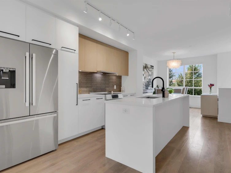 38053 Helm Way, Squamish, BC, V8B 2A1