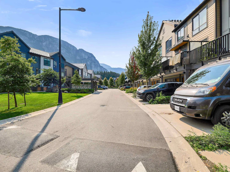 38053 Helm Way, Squamish, BC, V8B 2A1 - 8