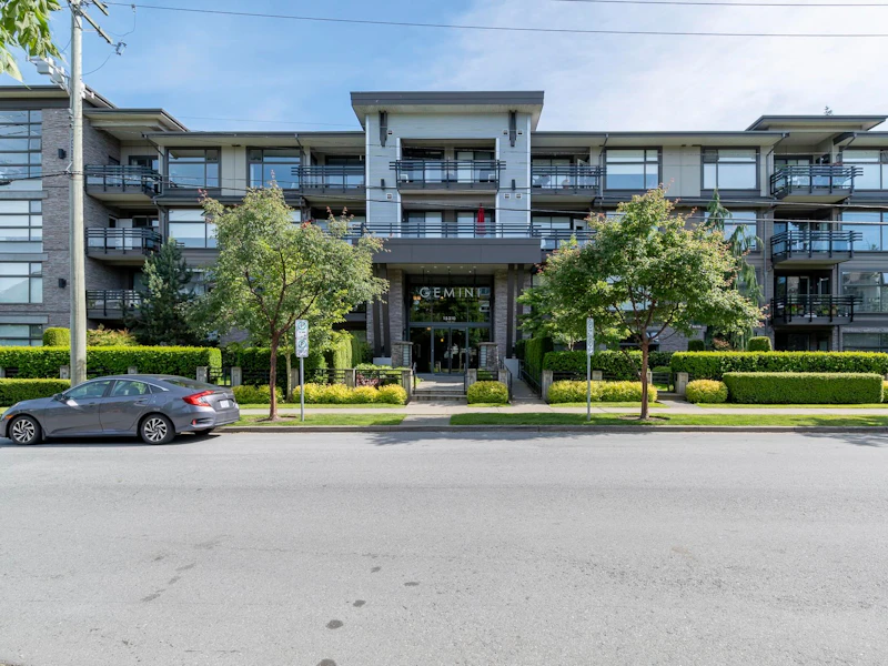 106 - 15310 17a Avenue, Surrey BC V4A 1V3