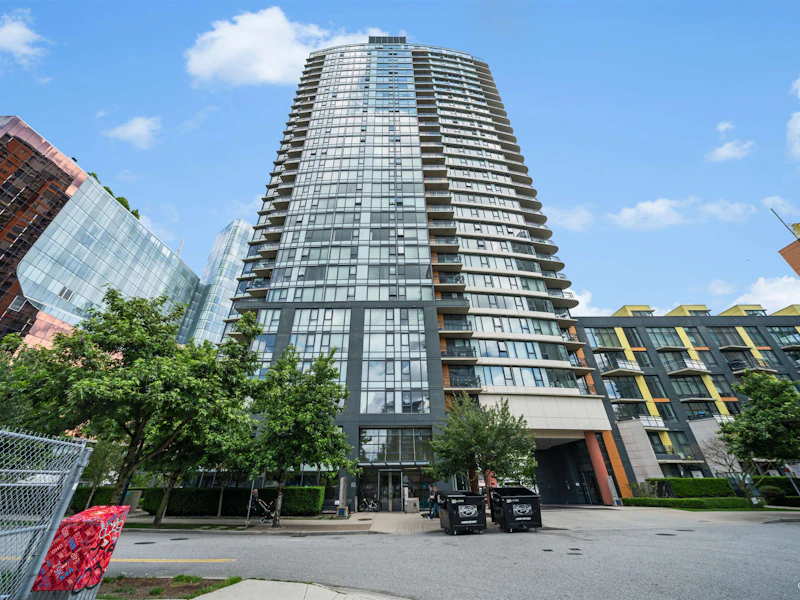 703 - 33 Smithe Street, Vancouver BC V6B 0B5