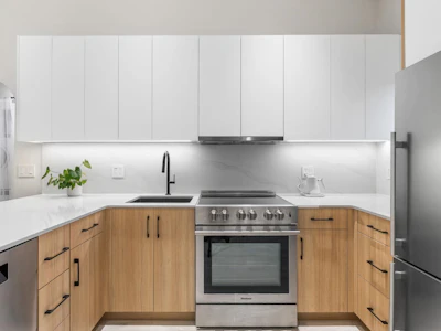 408-1363 Clyde Avenue - 3