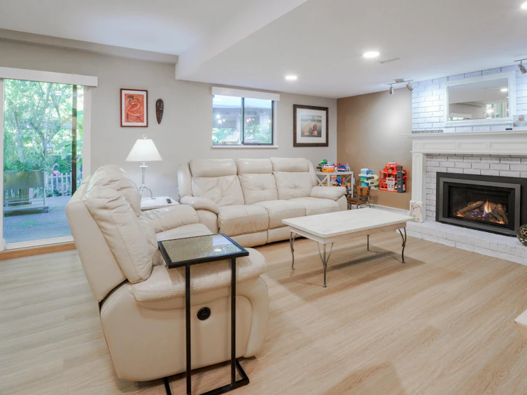 2475 Norcrest Court, Burnaby, BC, V3J 1C7 - 15