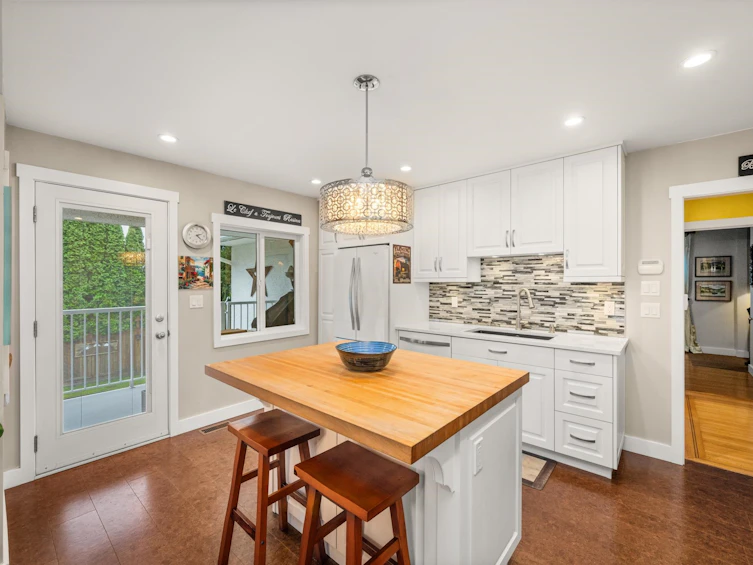 13558 15 Avenue, Surrey, BC, V4A 1L2 - 12