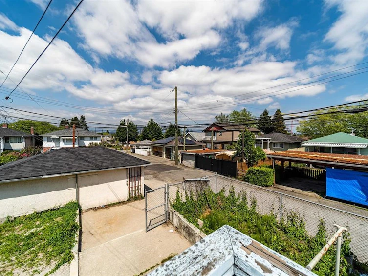 3687 E 26th Avenue, Vancouver, BC, V5R 1M6 - 14