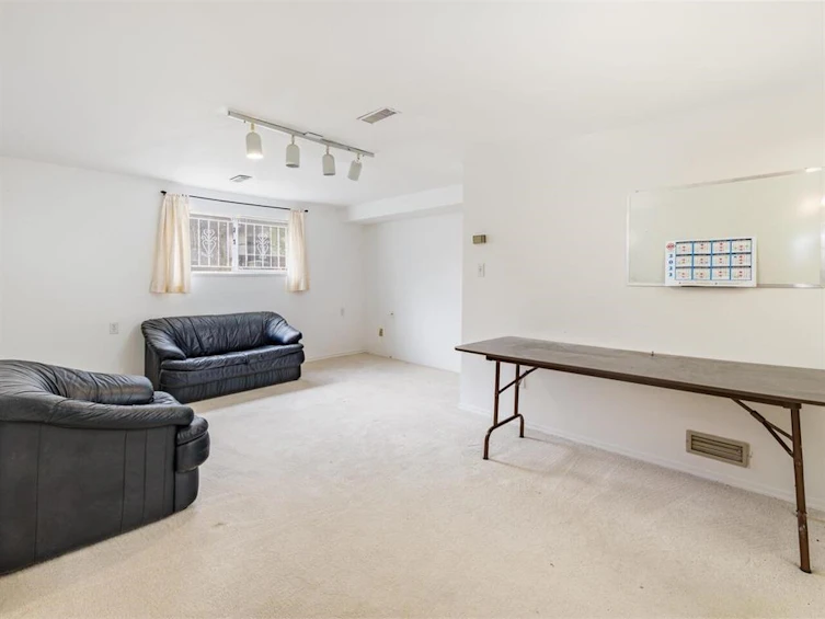 3687 E 26th Avenue, Vancouver, BC, V5R 1M6 - 11