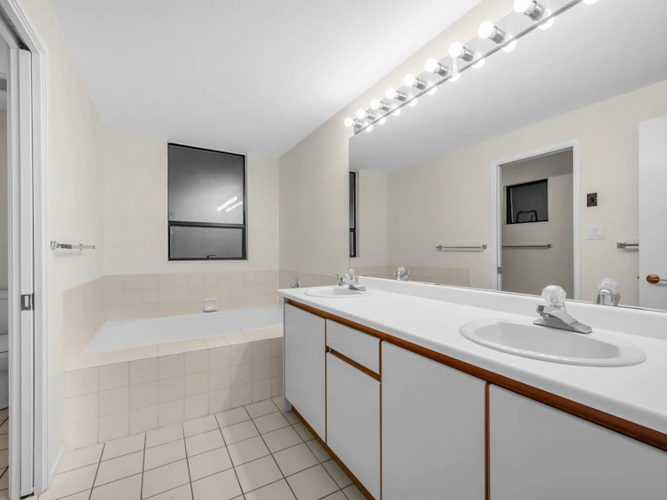 5317 Montiverdi Place, West Vancouver, BC, V7W 2W8 - 32