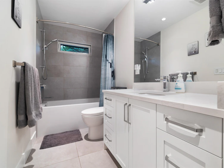 2488 Belloc Street, North Vancouver, BC, V7H 2L1 - 18