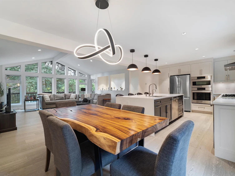 2488 Belloc Street, North Vancouver, BC, V7H 2L1 - 2