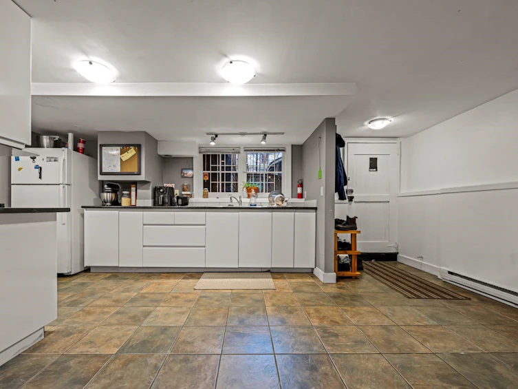 660 W 13th Avenue, Vancouver, BC, V5N 1N9 - 17