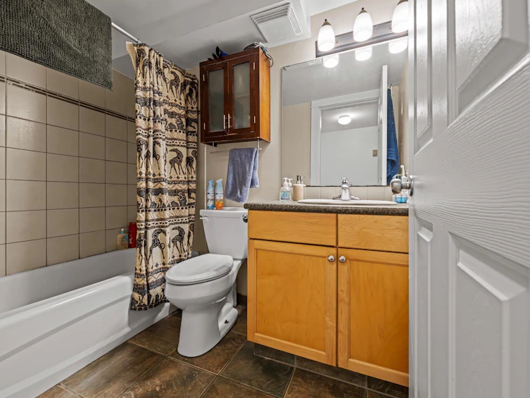 660 W 13th Avenue, Vancouver, BC, V5N 1N9 - 19