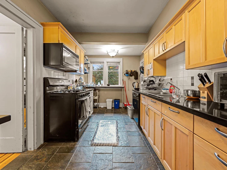 660 W 13th Avenue, Vancouver, BC, V5N 1N9 - 8