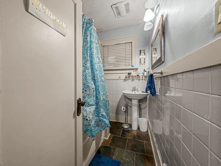 660 W 13th Avenue, Vancouver, BC, V5N 1N9 - 9