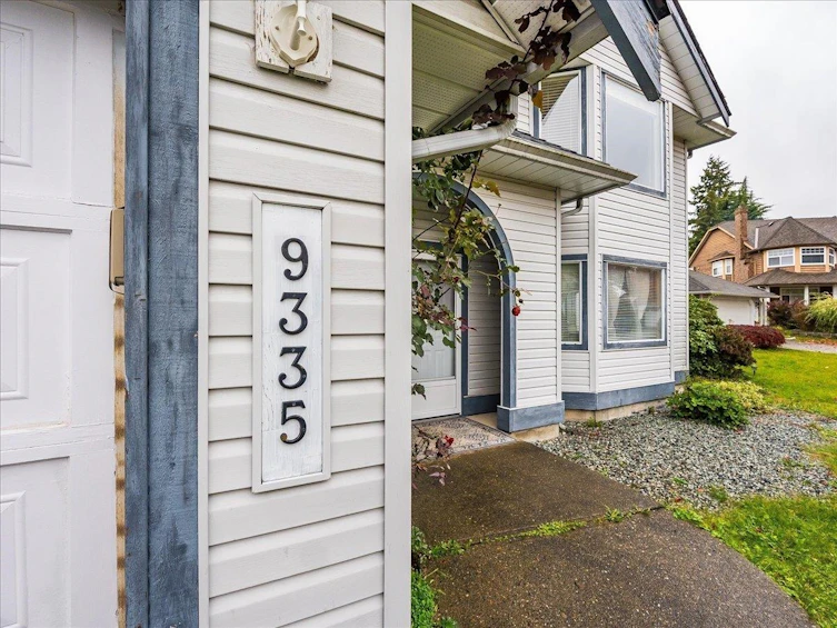 9335 152a Street, Surrey, BC, V3R 0E6 - 3