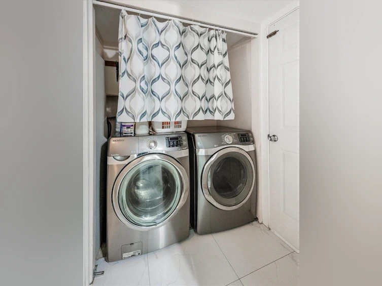 9335 152a Street, Surrey, BC, V3R 0E6 - 34