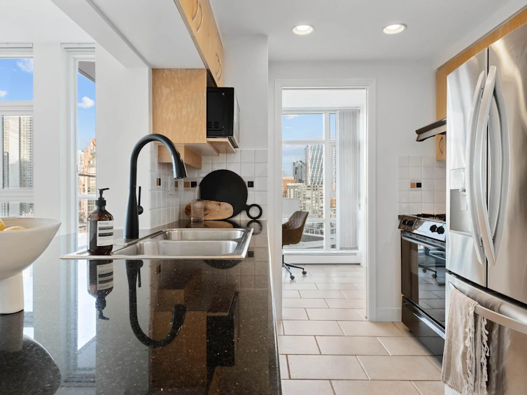 2106-1199 Marinaside Crescent, Vancouver, BC, V6Z 2Y2 - 15
