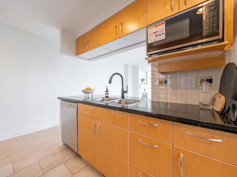 2106-1199 Marinaside Crescent, Vancouver, BC, V6Z 2Y2 - 16