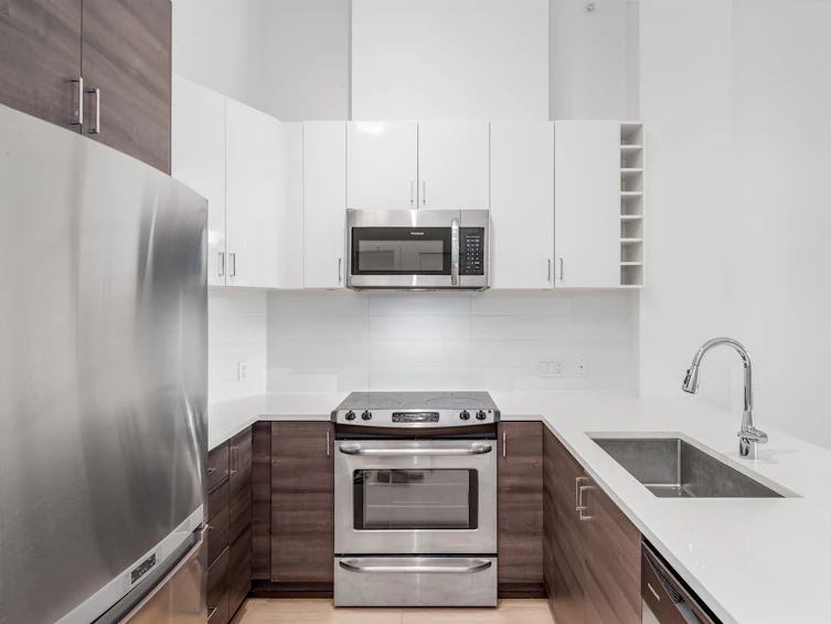 410-13919 Fraser Highway, Surrey, BC, V3T 4E6 - 10