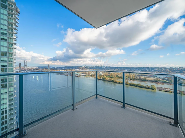 2807-680 Quayside Drive, New Westminster, BC, V3M 0P2 - 2