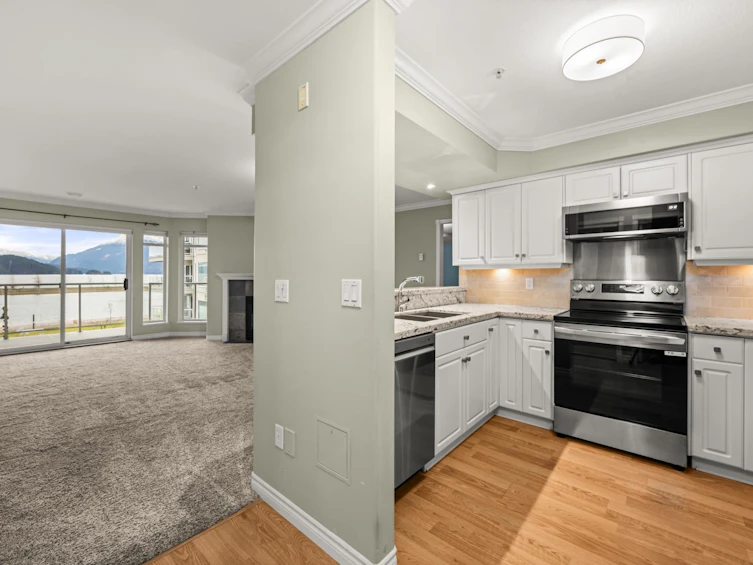 309-328 Esplanade Avenue, Harrison Hot Springs, BC, V0M 1K0 - 13