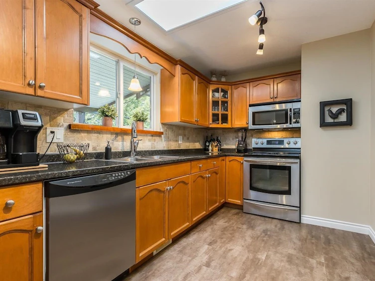 33265 Hawthorne Avenue, Mission, BC, V2V 5B6 - 3
