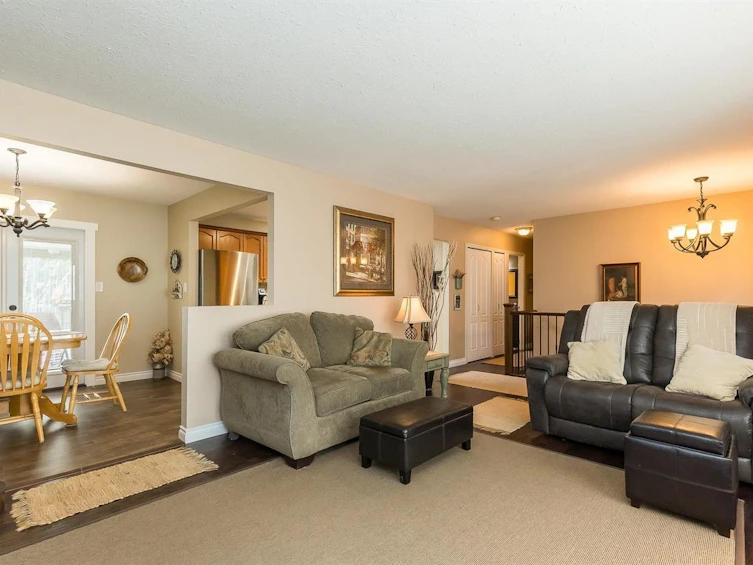 33265 Hawthorne Avenue, Mission, BC, V2V 5B6 - 2