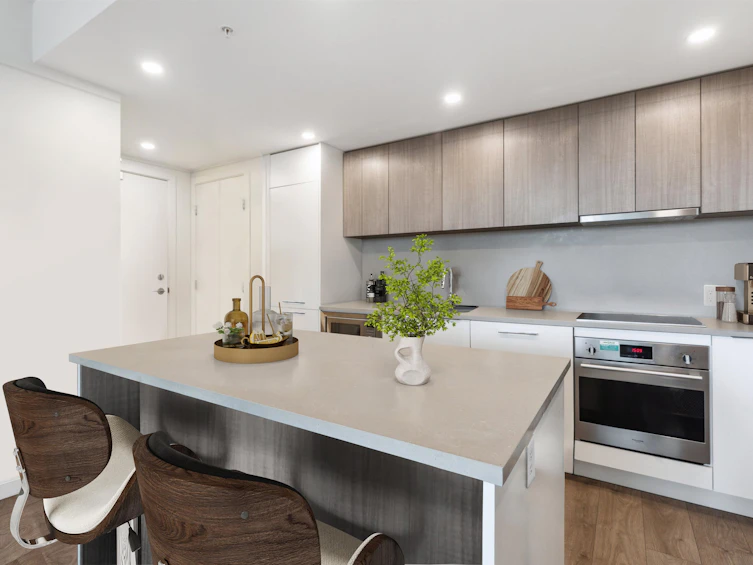 1204-13318 104 Avenue, Surrey, BC, V3T 0R2 - 3