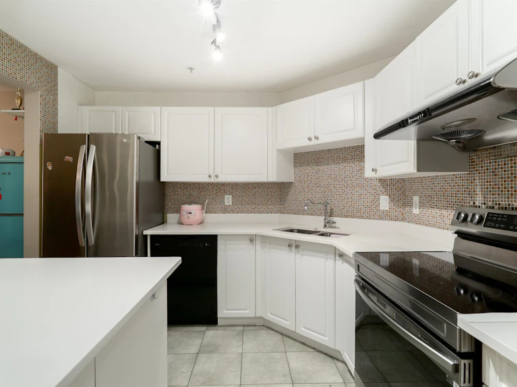 101-519 Twelfth Street, New Westminster, BC, V3M 6V9 - 2