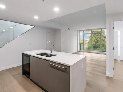 601-4240 Cambie Street - 5