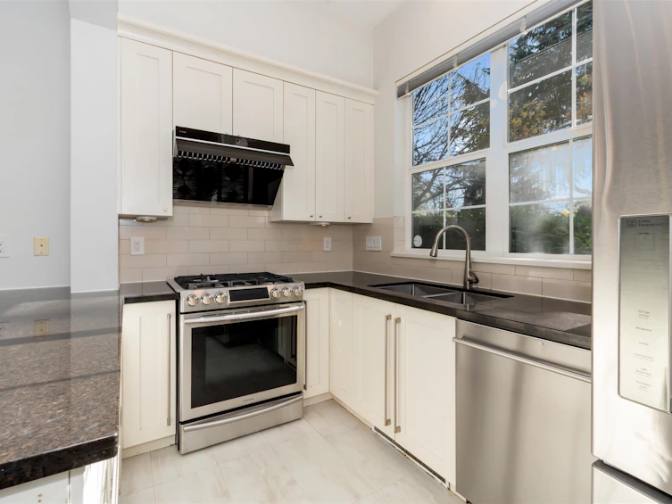 765 W 42nd Avenue, Vancouver, BC, V5Z 2N8 - 4