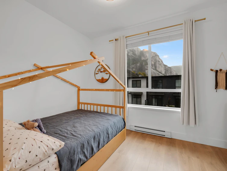 1379 Marinaside Place, Squamish, BC, V8B 1A8 - 14