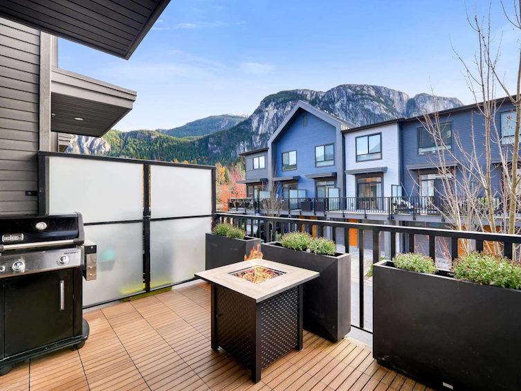 1379 Marinaside Place, Squamish, BC, V8B 1A8 - 3