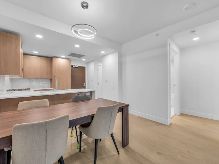 607-2780 Valley Centre Avenue, North Vancouver, BC, V7J 0C4 - 3