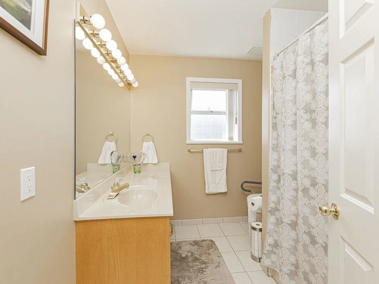 7758 Mcgregor Avenue, Burnaby, BC, V5J 4H5 - 26