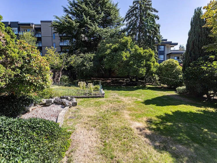 7758 Mcgregor Avenue, Burnaby, BC, V5J 4H5 - 35