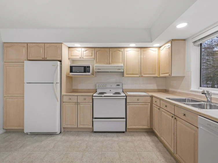 106-5776 200 Street, Langley, BC, V3A 1M8 - 11