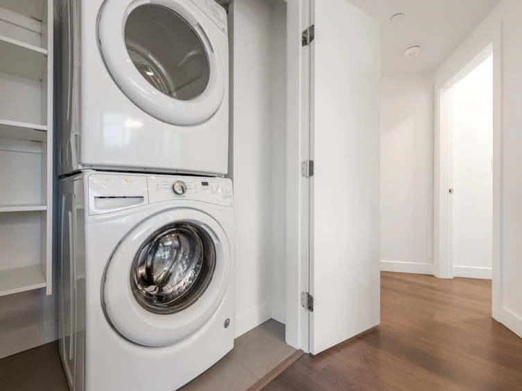 808-3557 Sawmill Crescent, Vancouver, BC, V5S 0E2 - 25