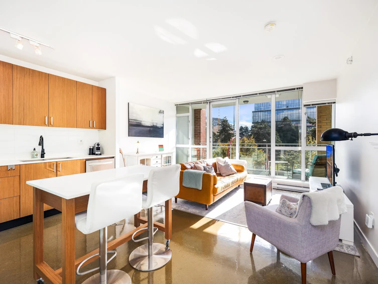318-221 Union Street, Vancouver, BC, V6A 0B4 - 2