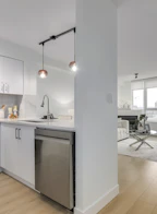 1209 63 Keefer Place