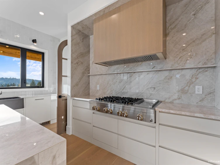9181 Hatzic Ridge Drive, Mission, BC, V2V 0J4 - 5