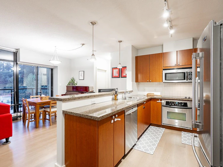 702-15 E Royal Avenue, New Westminster, BC, V3L 0A9 - 13