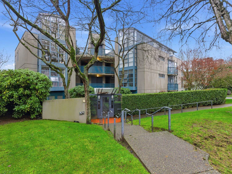 203-2405 W 2nd Avenue, Vancouver, BC, V6K 1J5 - 23