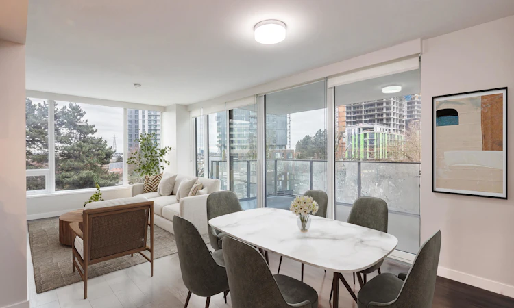 402-8238 Lord Street