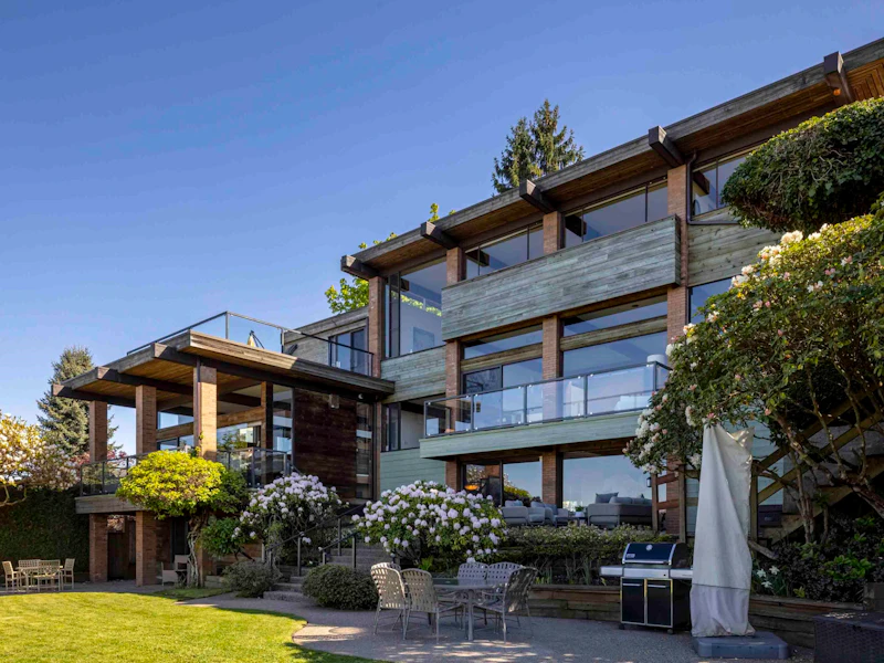 5012 Maple Street, Vancouver BC V6M 3T1