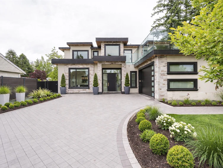 6052 172 Street, Surrey, BC, V3S 3Z7