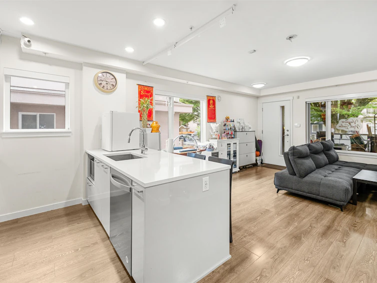 2745 Ward Street, Vancouver, BC, V5R 4S7 - 7