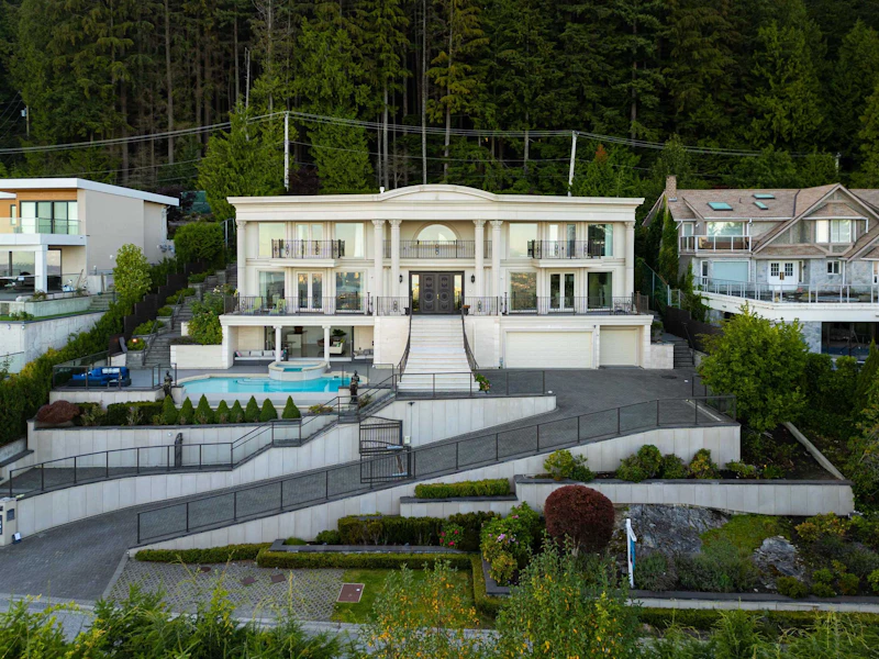1095 Millstream Road, West Vancouver BC V7S 2C8