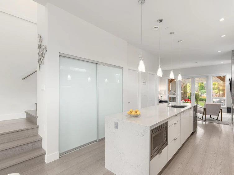220 E 40th Avenue, Vancouver, BC, V5W 1L8 - 7