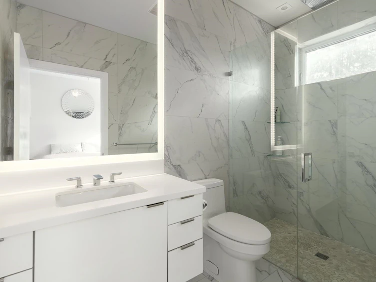 220 E 40th Avenue, Vancouver, BC, V5W 1L8 - 23
